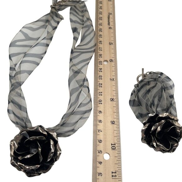 Zebra Print Chiffon Rose Necklace & Bracelet Set – Statement Jewelry M01 - Picture 6 of 6
